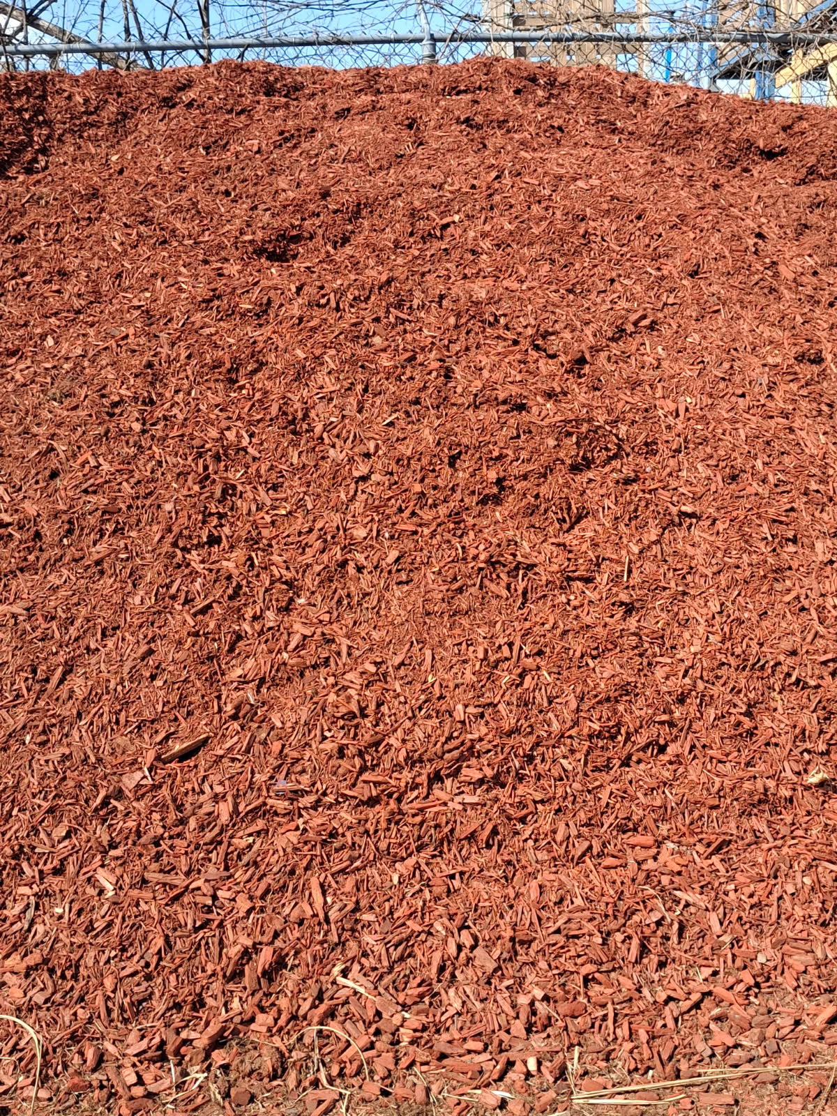 RED TRIPLE SHREDDED MULCH