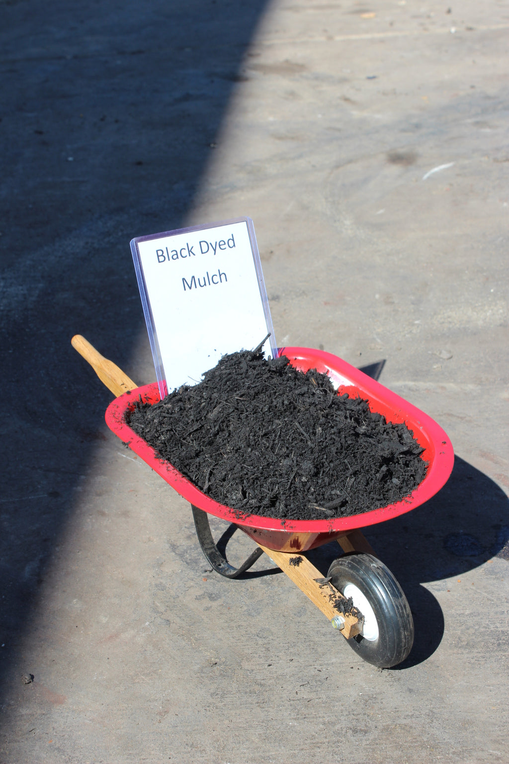 BLACK TRIPLE SHREDDED MULCH